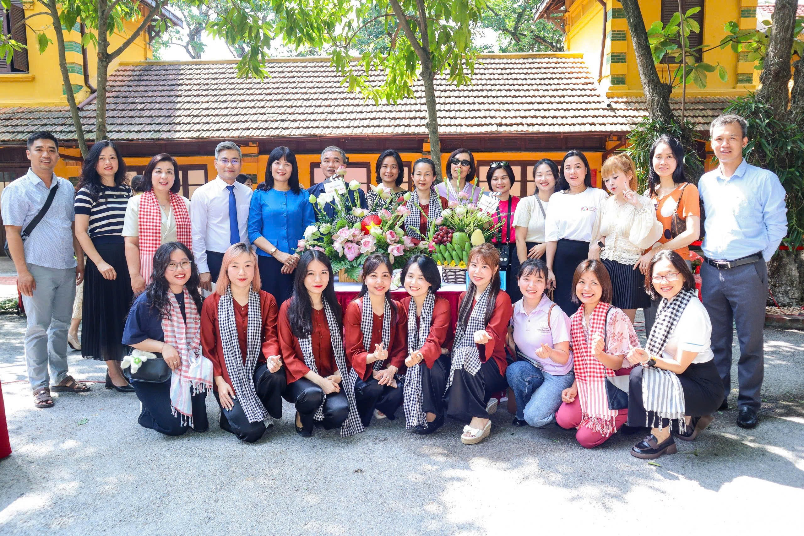 Công đoàn Khối Điện ảnh đạt giải Nhì trong hội thi cắm hoa, trang trí mâm ngũ quả với chủ đề "Niềm tin dâng Bác" năm 2025