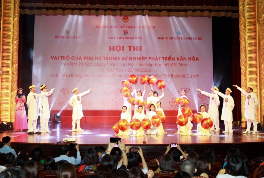 Đảng ủy Viện Phim Việt Nam tổ chức Lễ kết nạp Đảng viên mới