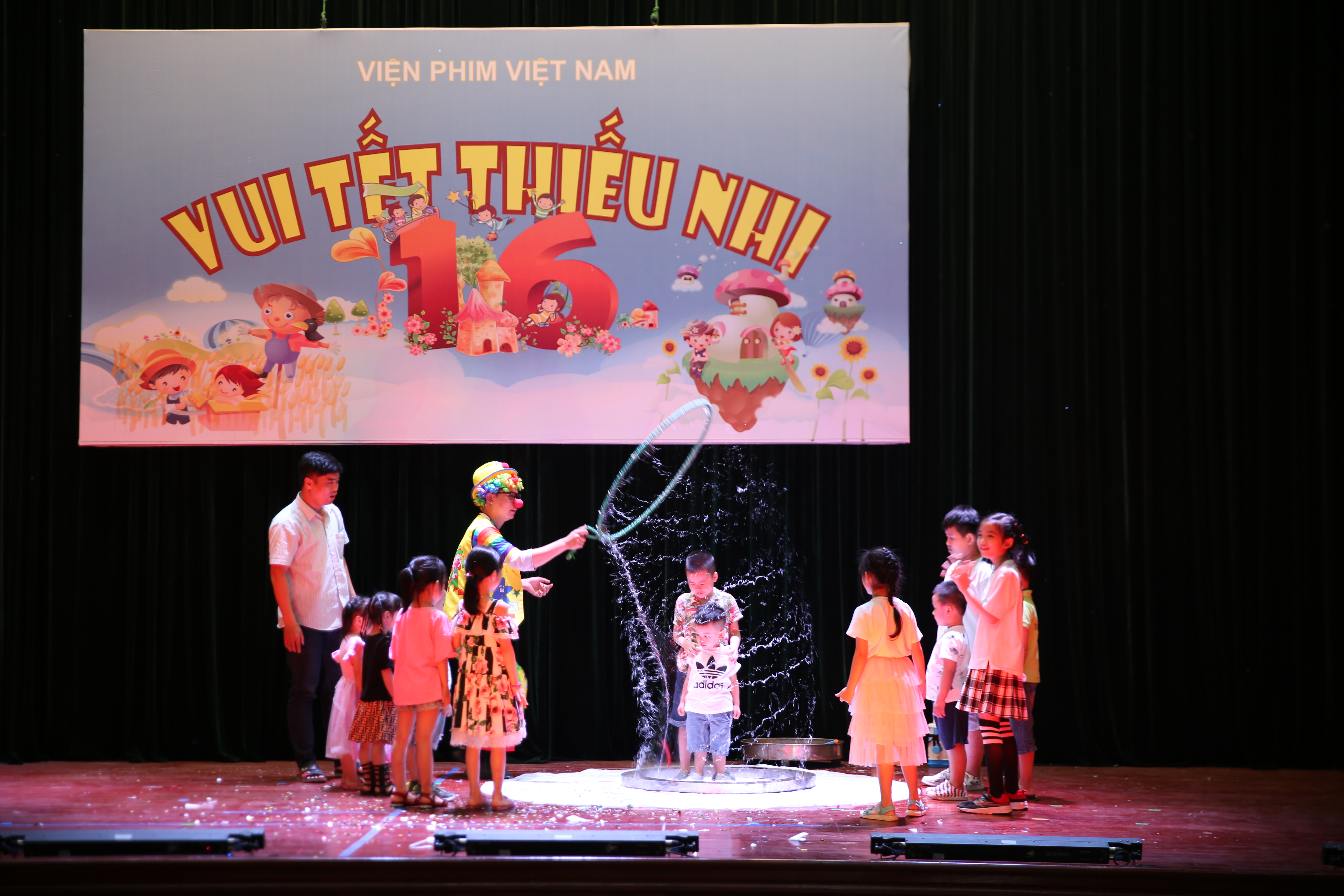 Viện Phim Việt Nam tổ chức chương trình "Vui tết thiếu nhi (1/6)" cho con em viên chức, người lao động