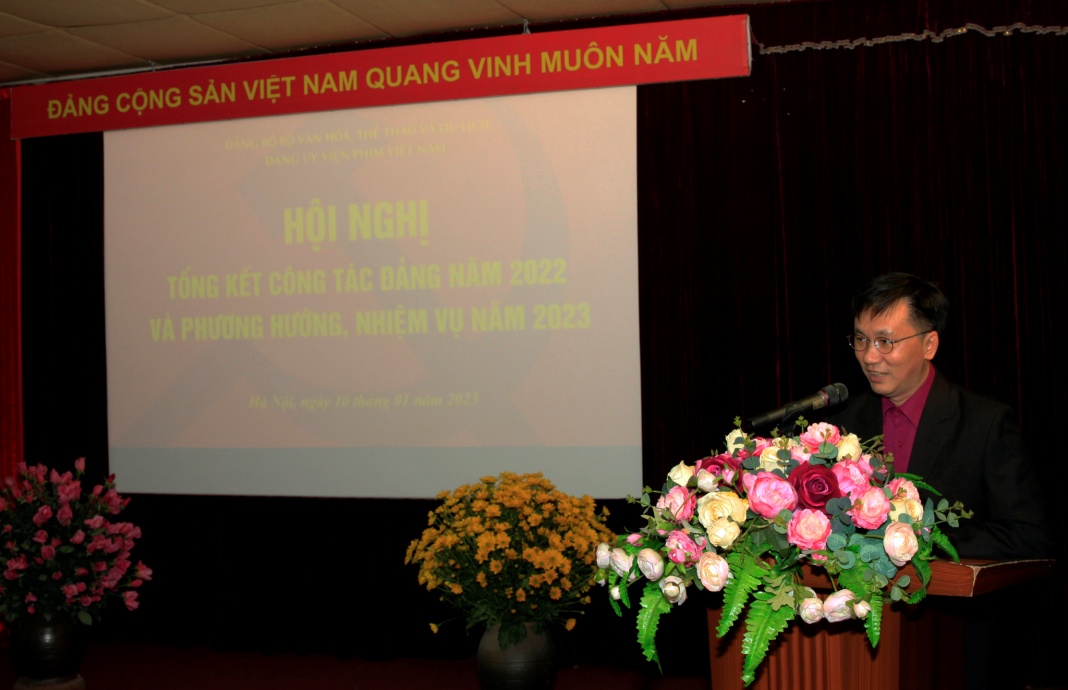 Thứ trưởng Bộ Văn hóa Thể thao và Du lịch Tạ Quang Đông chúc tết Viện Phim Việt Nam đầu xuân Qúy Mão 2023