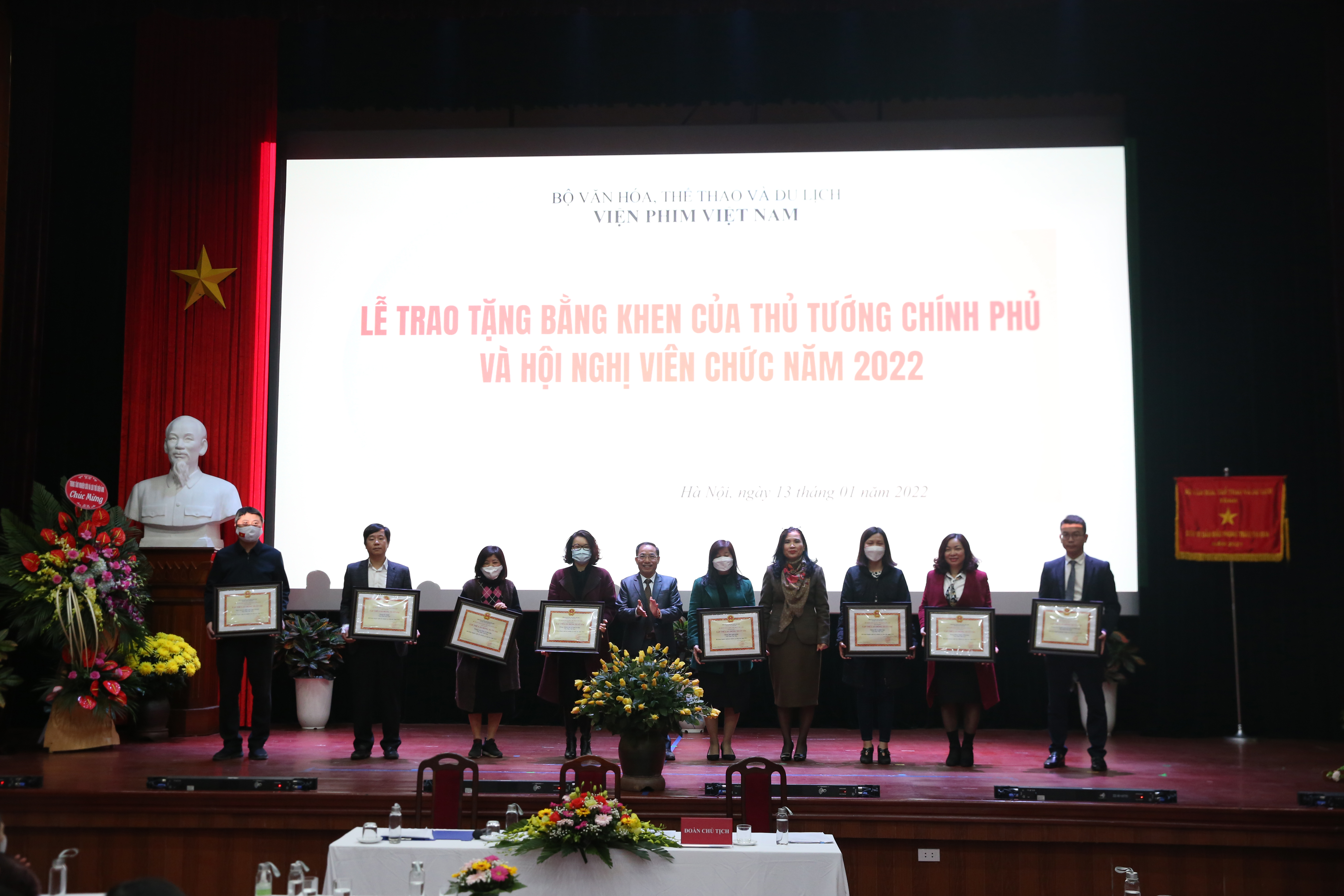 Lễ kết nạp Đảng viên mới của Đảng Bộ Viện Phim Việt Nam