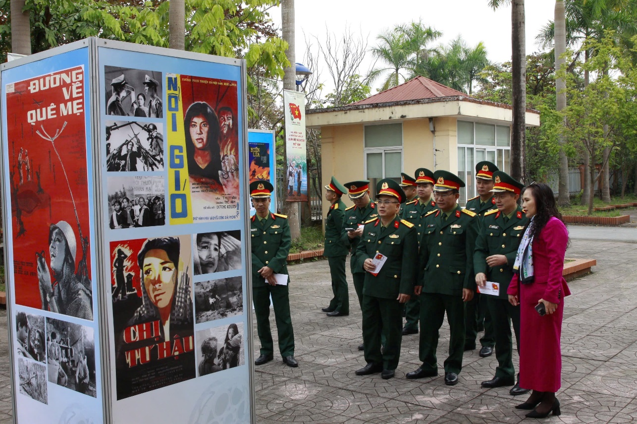 Viện Phim Việt Nam tổ chức Triển lãm "Chân dung chiến sĩ Quân đội Nhân dân Việt Nam Việt Nam trong tác phẩm điện ảnh"